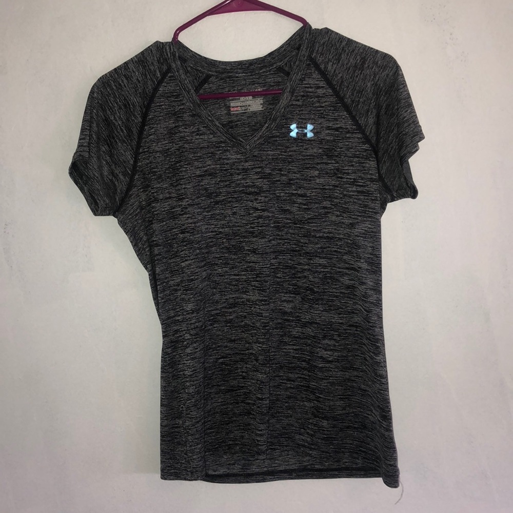 UNDER ARMOUR t shirt